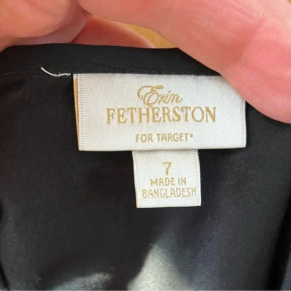 Adorable Rabbit Dress 🐇 - Picture 3 of 4